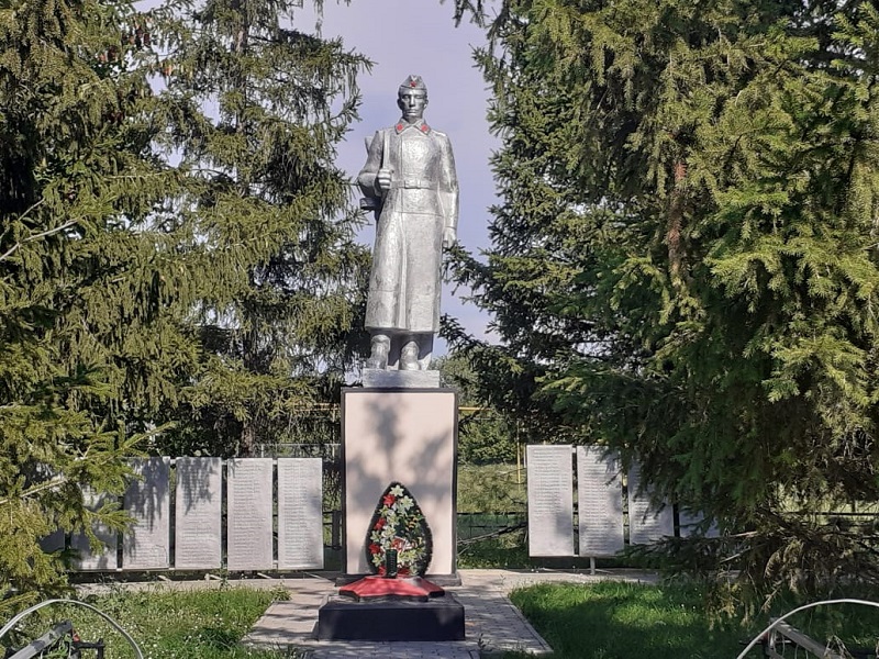 Памятник павшим воинам в годы Великой Отечественной Войны 1941-1945 г.г. в с.Краснополье.